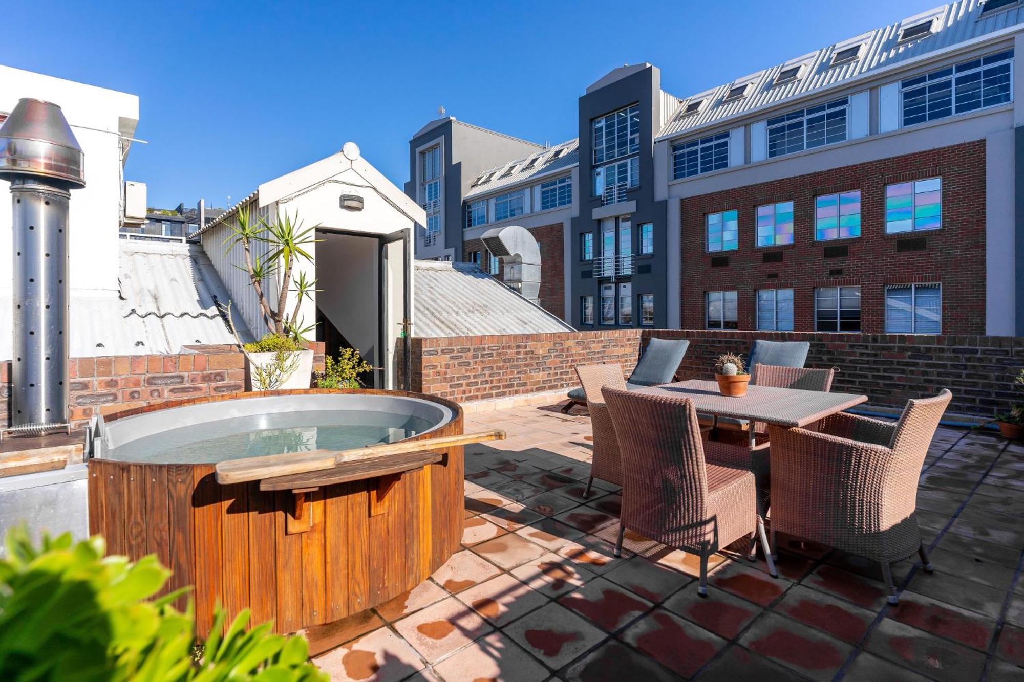 Apartment De Waterkant With Cape Finest *