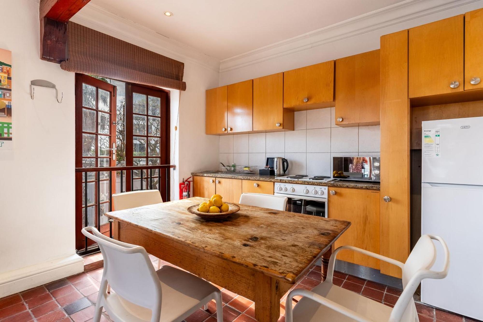 Apartment De Waterkant With Cape Finest